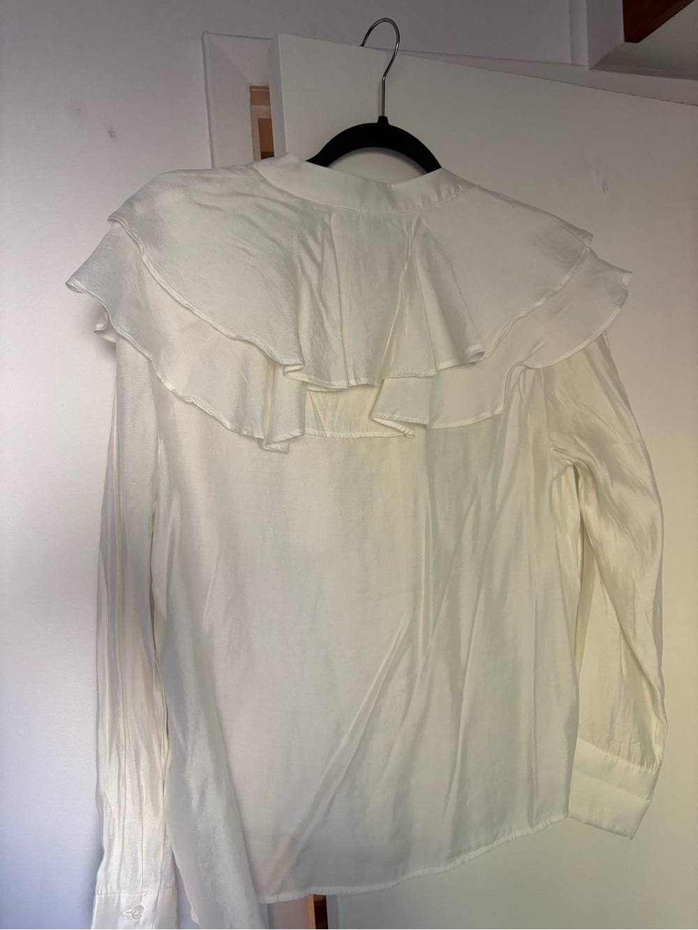 H&M Cream Ruffle Front Blouse - Picture 5 of 5